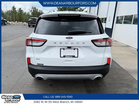 Used 2022 Ford Escape SE w/ Cold Weather Package FWD image 3