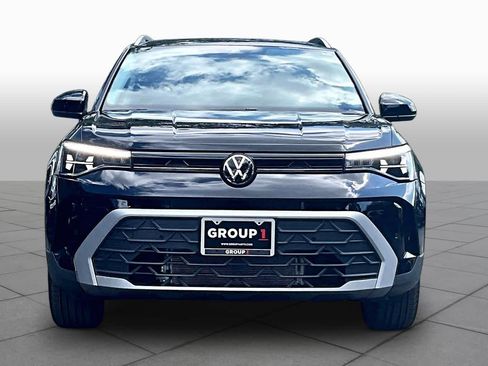 New 2026 Volkswagen Taos SE FWD image 3