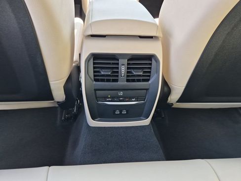 Used 2024 BMW 330i Sedan w/ Convenience Package RWD image 18