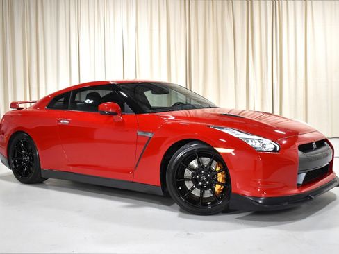 Used 2009 Nissan GT-R Premium AWD/4WD image 3
