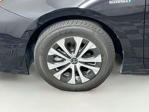 Used 2019 Toyota Prius XLE image 32