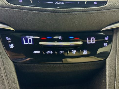 Used 2018 Cadillac XT5 Premium Luxury w/ Driver Assist Package FWD image 20