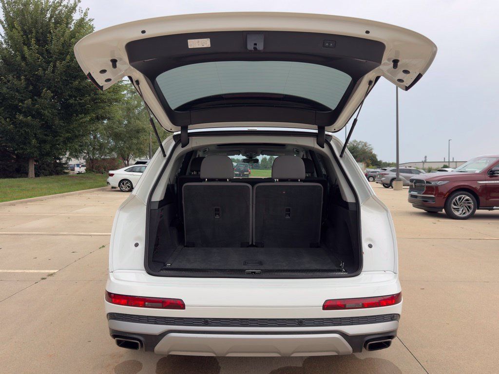 Used 2025 Audi Q7 3.0T Premium Plus AWD/4WD image 19