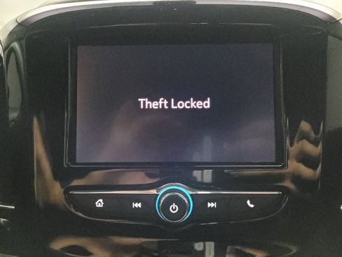 Used 2021 Chevrolet Traverse LS image 25