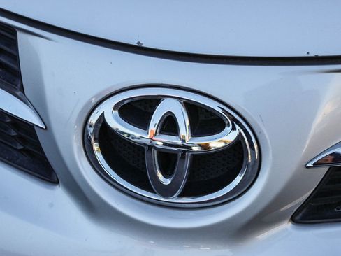 Used 2014 Toyota RAV4 Limited image 5