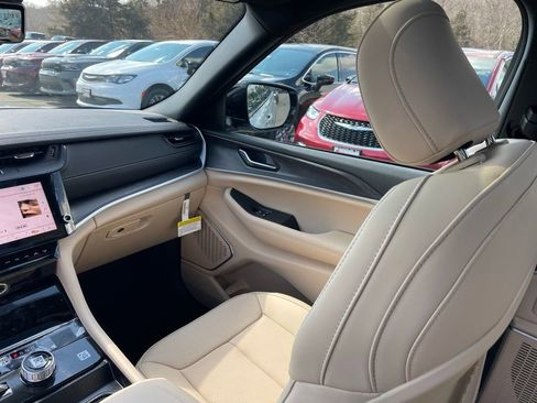 New 2026 Jeep Grand Cherokee L Limited image 27