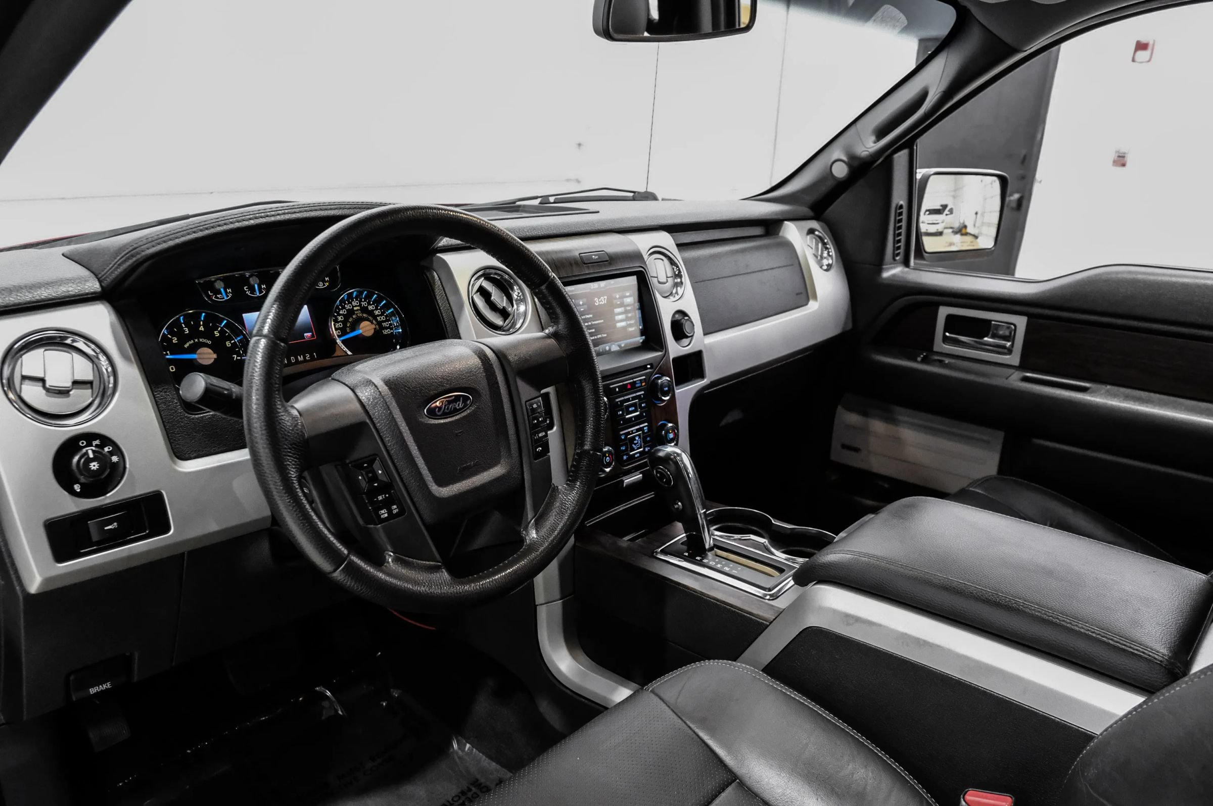 Used 2014 Ford F150 Lariat w/ Equipment Group 502A Luxury AWD/4WD image 23