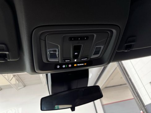 Used 2025 Chevrolet Silverado 1500 LT Trail Boss w/ Convenience Package II AWD/4WD image 19