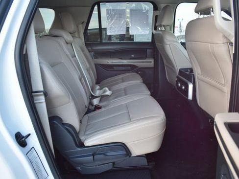 Used 2023 Ford Expedition Max XLT image 45