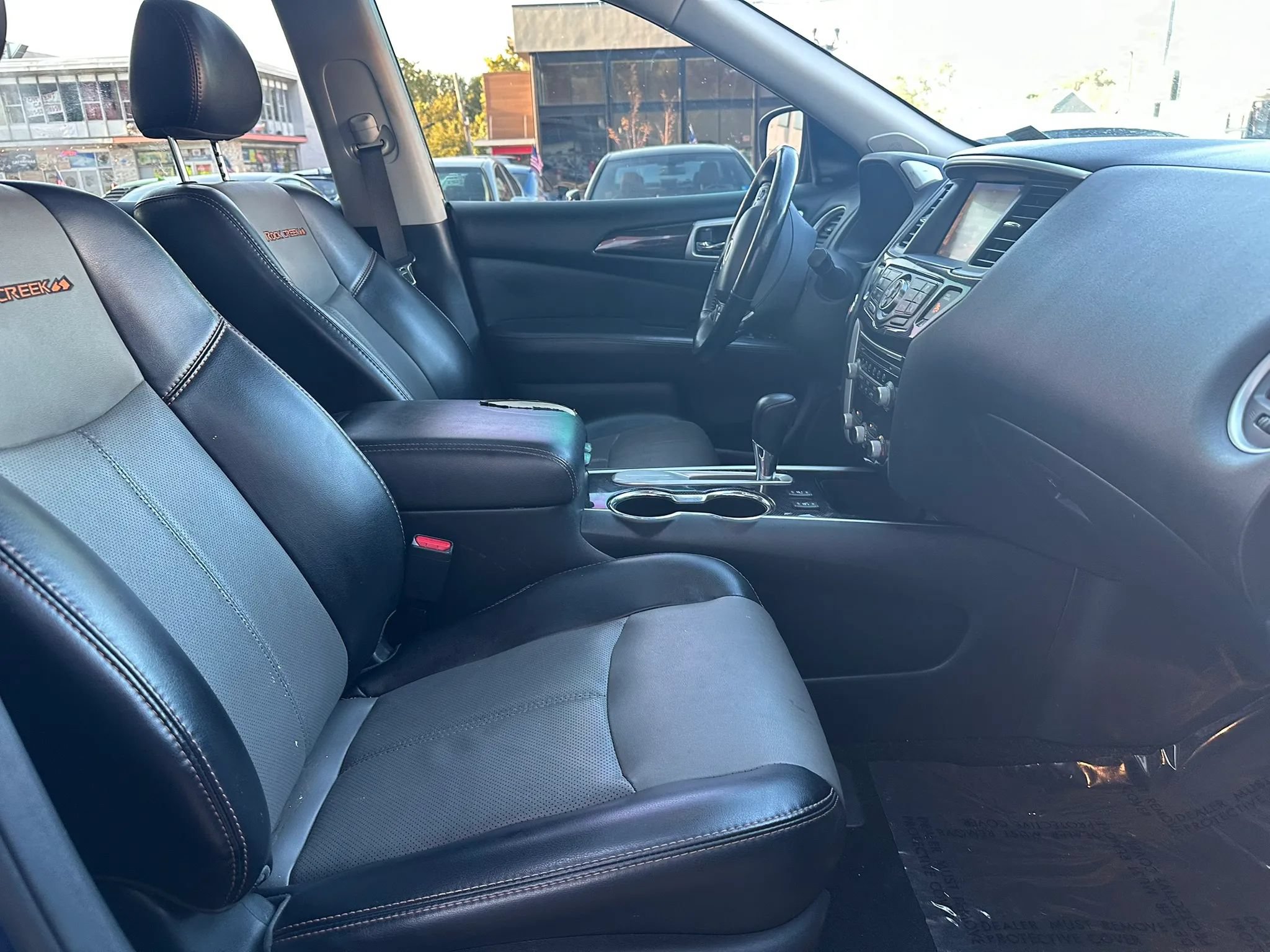 Used 2019 Nissan Pathfinder SL FWD image 14