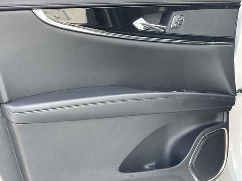 Used 2022 Lincoln Nautilus Reserve image 13