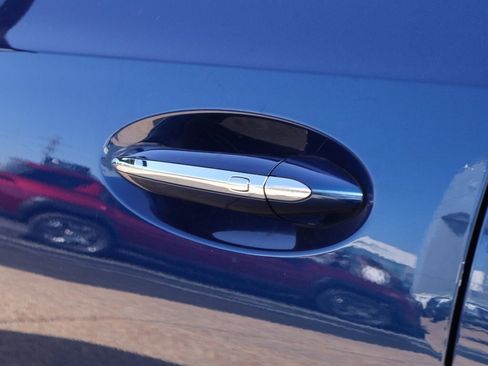 Used 2023 Buick Envision Essence image 21