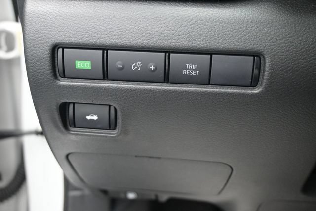 Used 2025 Nissan Sentra SV FWD image 26