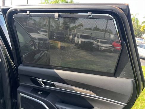 Used 2022 Kia Telluride EX w/ EX Premium Package FWD image 17