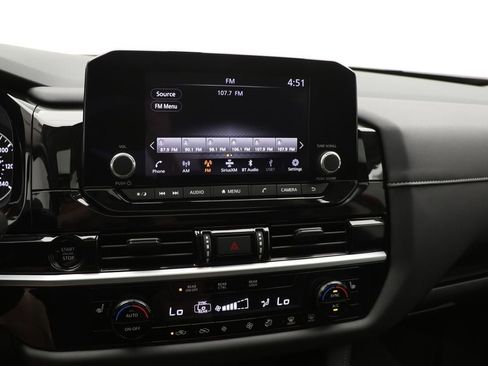 Used 2025 Nissan Pathfinder SV w/ SV Premium Package image 22