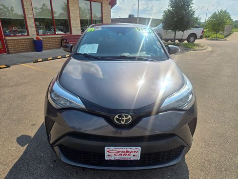 Used 2021 Toyota C-HR XLE FWD image 2