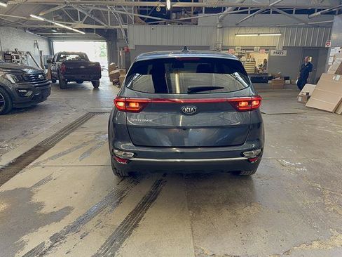 Used 2020 Kia Sportage LX AWD/4WD image 4