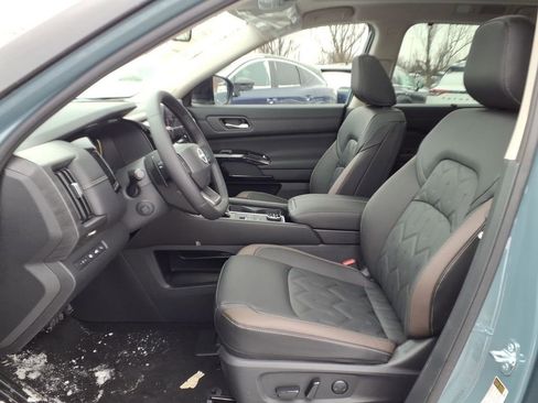 New 2026 Nissan Pathfinder Platinum image 25