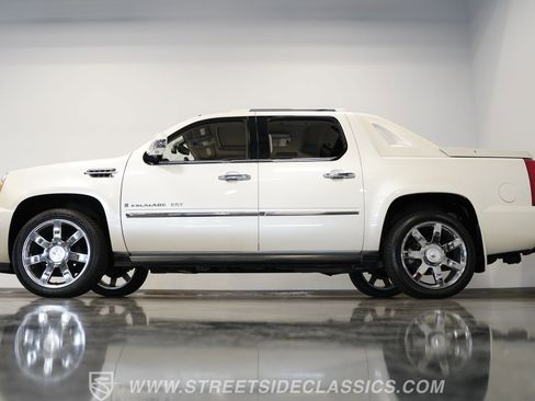 Used 2009 Cadillac Escalade EXT image 8