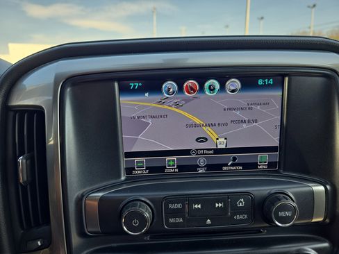 Used 2017 Chevrolet Silverado 1500 LTZ Z71 w/ LTZ Plus Package AWD/4WD image 33