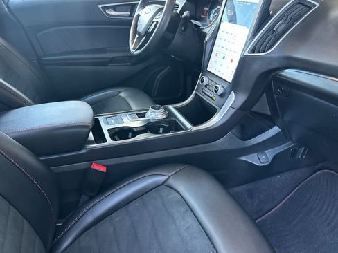 Certified 2022 Ford Edge ST-Line image 16