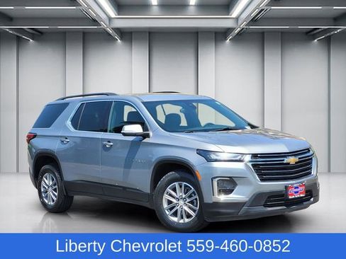 Used 2023 Chevrolet Traverse LT AWD/4WD image 1
