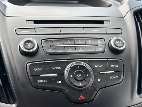 Used 2018 Ford Escape SE FWD image 20