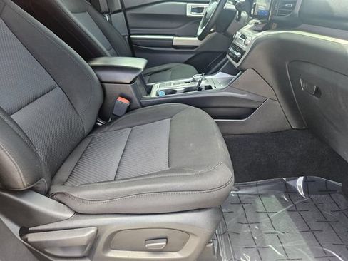 Used 2023 Ford Explorer XLT RWD image 13