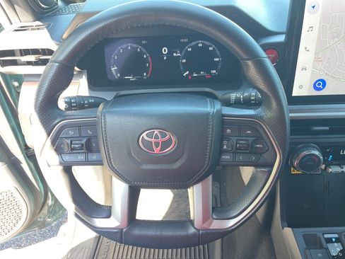 Used 2025 Toyota 4Runner TRD Off-Road Premium AWD/4WD image 7