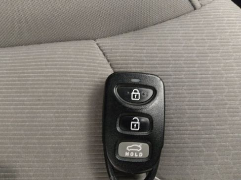 Used 2018 Hyundai Elantra SEL FWD image 32