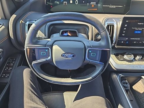 Used 2025 Ford Expedition Tremor AWD/4WD image 24