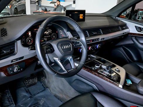 Used 2019 Audi Q7 2.0T Premium w/ Cold Weather Package image 13