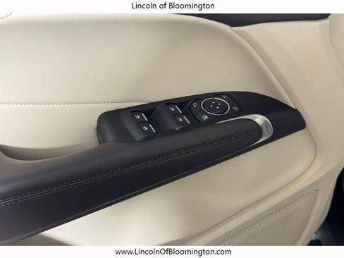 Used 2019 Lincoln MKC Reserve image 21