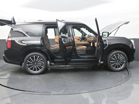 New 2025 Nissan Armada Platinum Reserve image 45