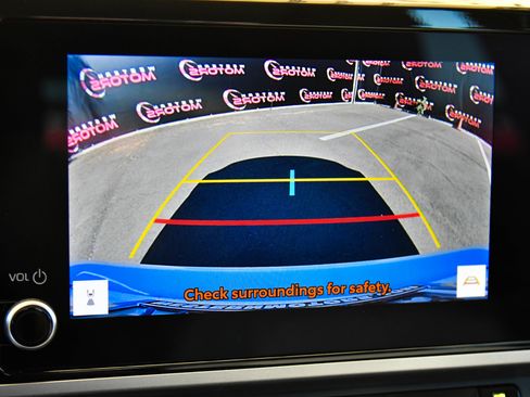 Used 2025 Toyota Camry LE FWD image 18