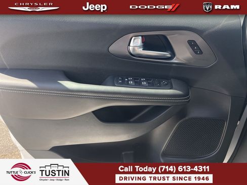 New 2026 Chrysler Pacifica Select FWD image 20