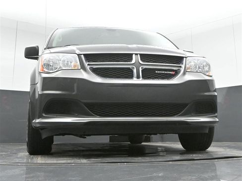 Used 2019 Dodge Grand Caravan SE w/ UConnect Hands-Free Group FWD image 31