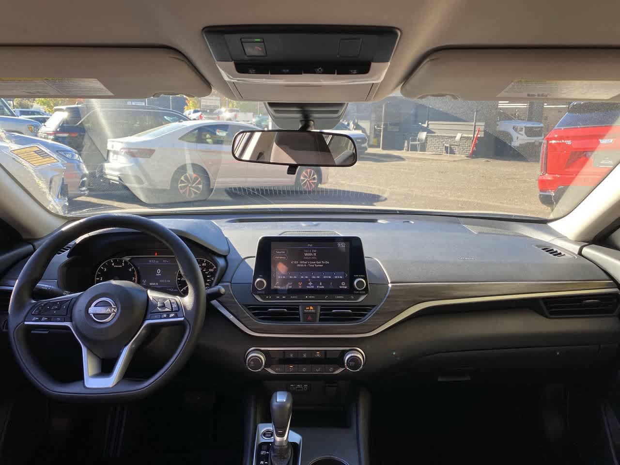 Used 2025 Nissan Altima 2.5 SV FWD image 11