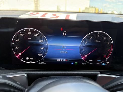 Used 2025 Mercedes-Benz GLB 250 image 11
