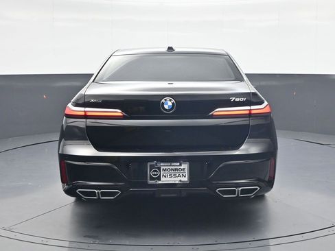 Used 2025 BMW 760i xDrive w/ Executive Package image 6