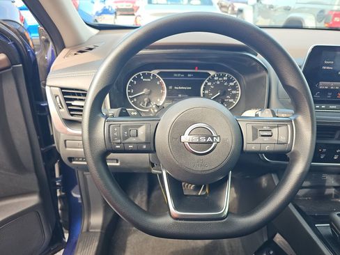 Used 2023 Nissan Rogue S image 14
