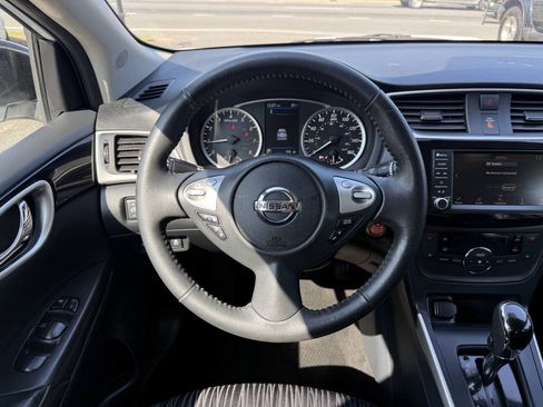 Used 2019 Nissan Sentra SV FWD image 18