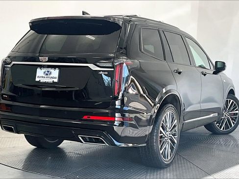 Used 2025 Cadillac XT6 Sport w/ Technology Package image 2