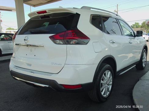 Used 2018 Nissan Rogue SV AWD/4WD image 3