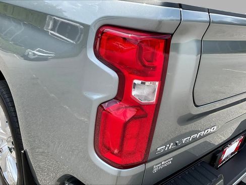 Used 2026 Chevrolet Silverado 1500 High Country w/ High Country Premium Package AWD/4WD image 57