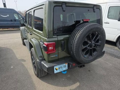 Used 2023 Jeep Wrangler Unlimited Sahara w/ Cold Weather Group image 6