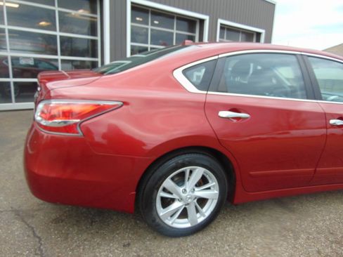 Used 2014 Nissan Altima 2.5 SV image 13