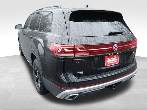 New 2026 Volkswagen Atlas Peak Edition AWD/4WD image 3
