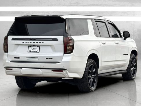 Used 2022 Chevrolet Suburban RST w/ Luxury Package image 5