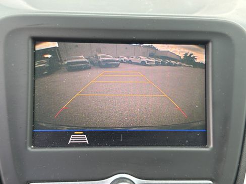 Used 2021 Chevrolet Equinox LS w/ LS Convenience Package FWD image 11